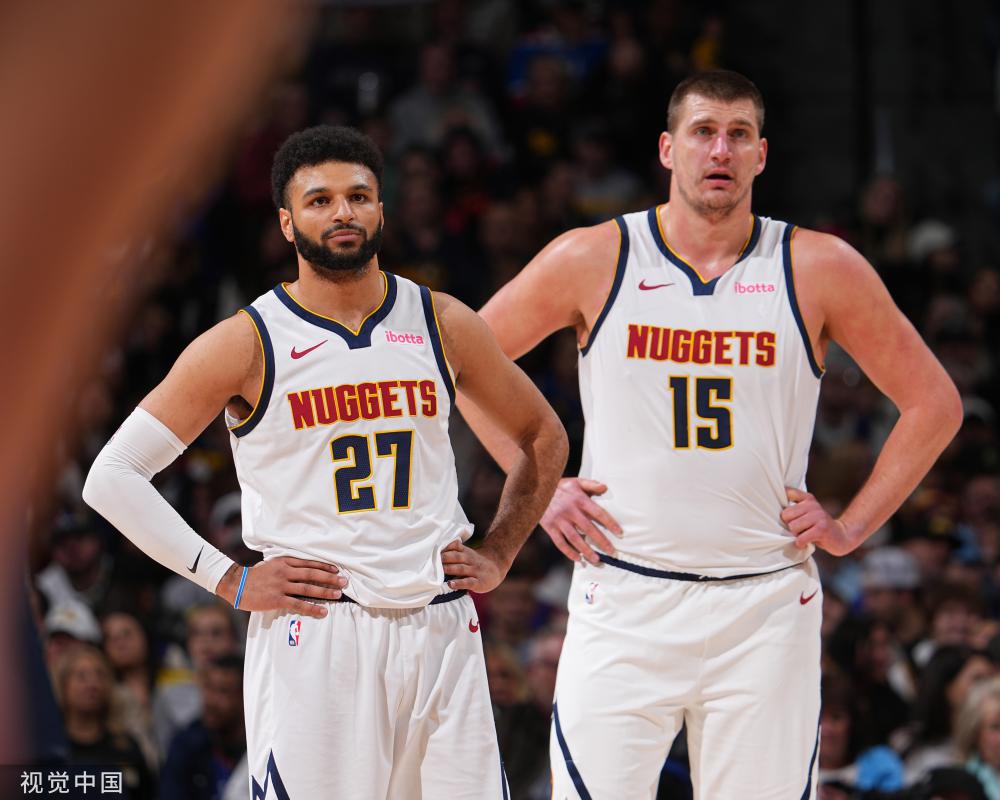 他在一次采 他在一次采