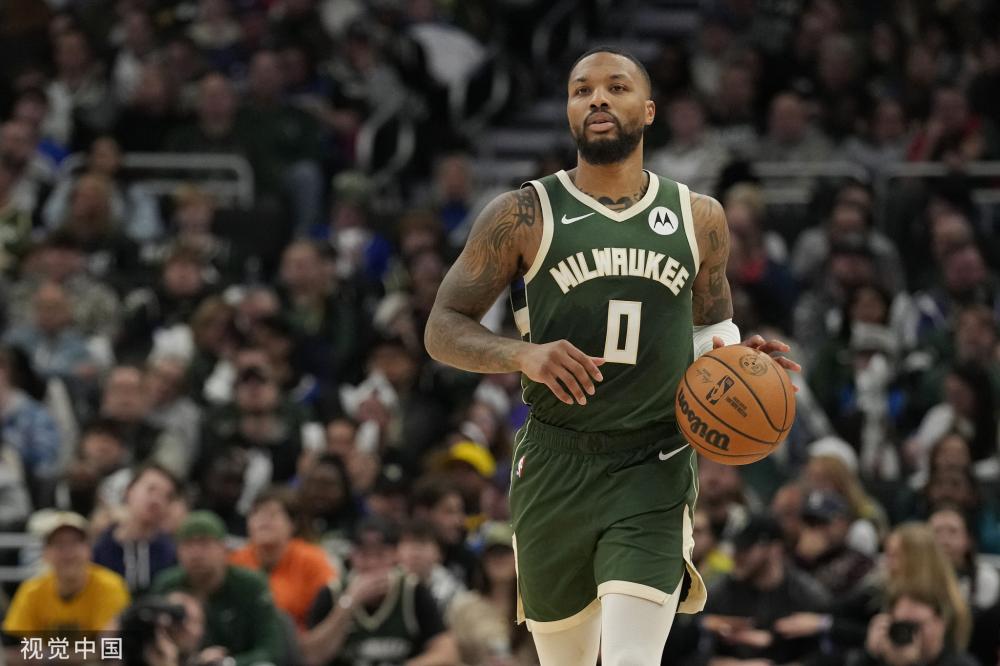 他接到中场 他接到中场